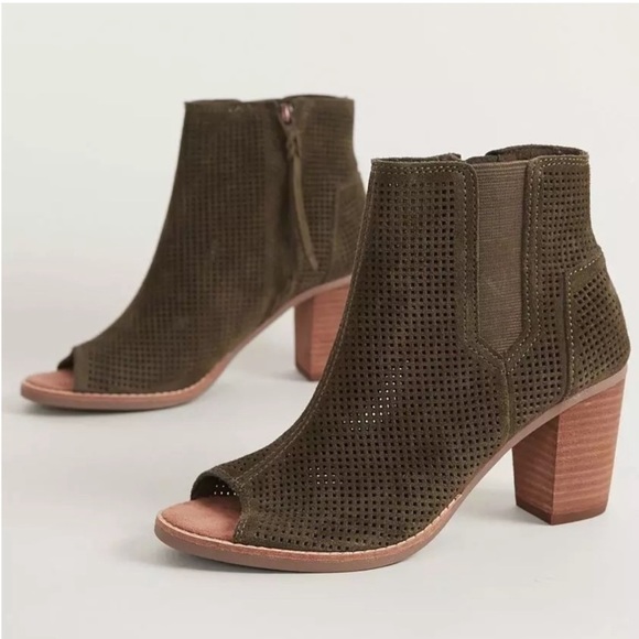 TOMS Majorca Peep Toe Booties Olive Army Green Suede Mesh Wood Block Heel Size 6 - Picture 1 of 7